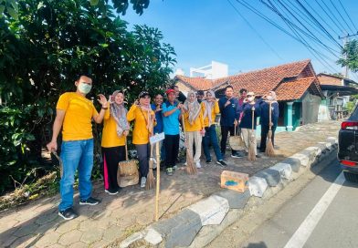 Kegiatan Bersih-Bersih Lanjut di Jalan Perintis Kemerdekaan